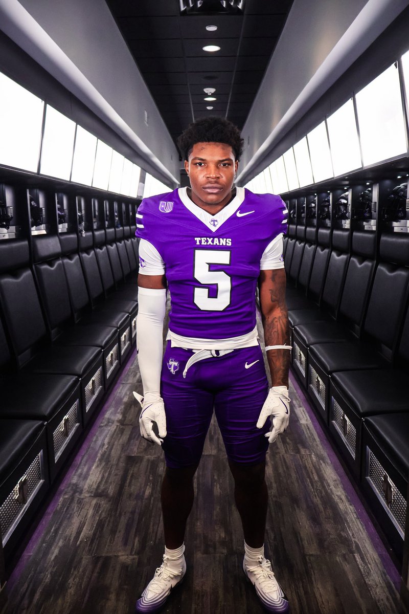 𝐂𝐡𝐫𝐢𝐬𝐭𝐨𝐩𝐡𝐞𝐫 𝐑𝐨𝐛𝐢𝐧𝐬𝐨𝐧 tweet media