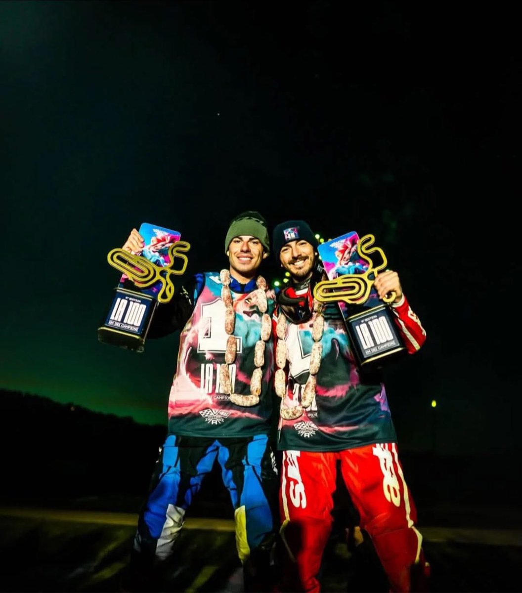 👏👏 Este fin de semana se celebró la popular carrera que se hace todos los años en el rancho de Valentino Rossi con pilotos del mundial. 

🏆🏍️ Pecco Bagnaia gana por primera vez ‘La 100 km Dei Campioni’ junto a Augusto Fernández. 

#MotoGP #La100kmdeiCampioni