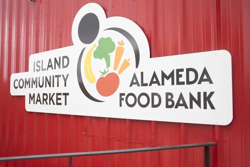 calradiohistory's tweet photo. Join us as we volunteer at the Alameda Food Bank!

🌍: 677 W Ranger Ave, Alameda, CA 94501
⏰️: December 8 from 2:30-5 p.m

If interested, contact kim@chrsradio.org! https://t.co/pfSrCz1Wue