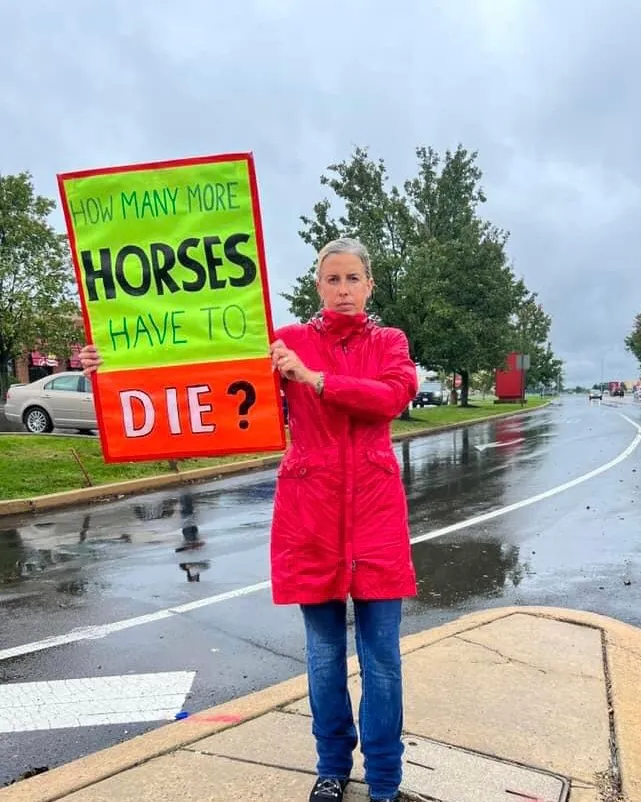 CagesFree's tweet image. This for Five Bars at Belmont Saturday, according to the Gaming Commission: “#Horse fell near the 7/8 pole injuring her neck – catastrophic.”
She was #but two years old
They have still managed to destroy 27 beautiful, intelligent, sensitive beings there.
horseracingwrongs.org/2025/12/01/2-y…