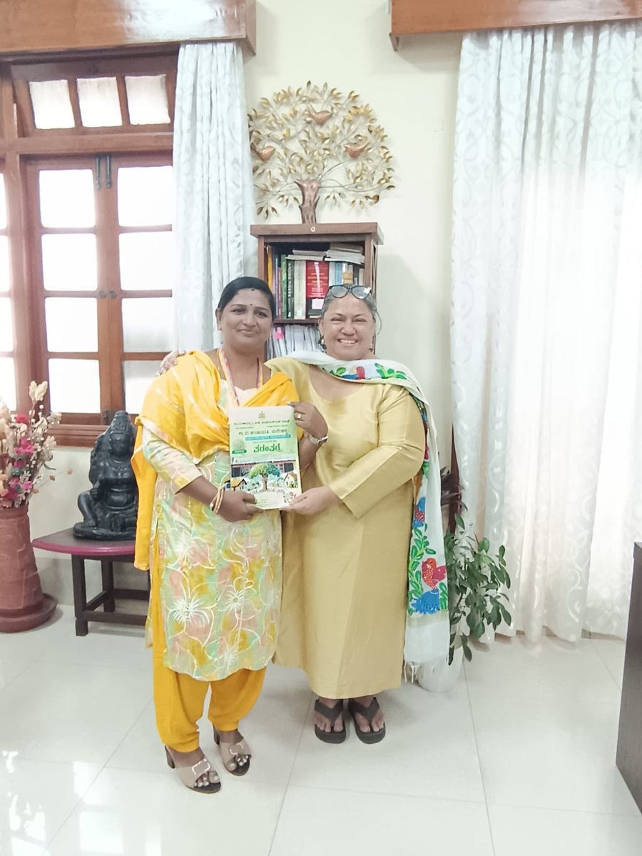 readingkafka's tweet image. With Ms Mala, librarian from the rural public library at Yerahalli, Shivamogga district. She has prepared a volume about the history of the villages in Yerahalli gram panchayat. 🌷🌿📚