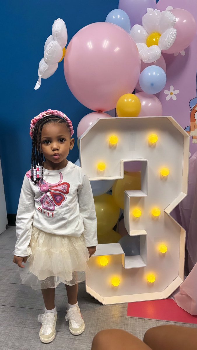 baehelpcap's tweet image. her bluey party came to life 💖