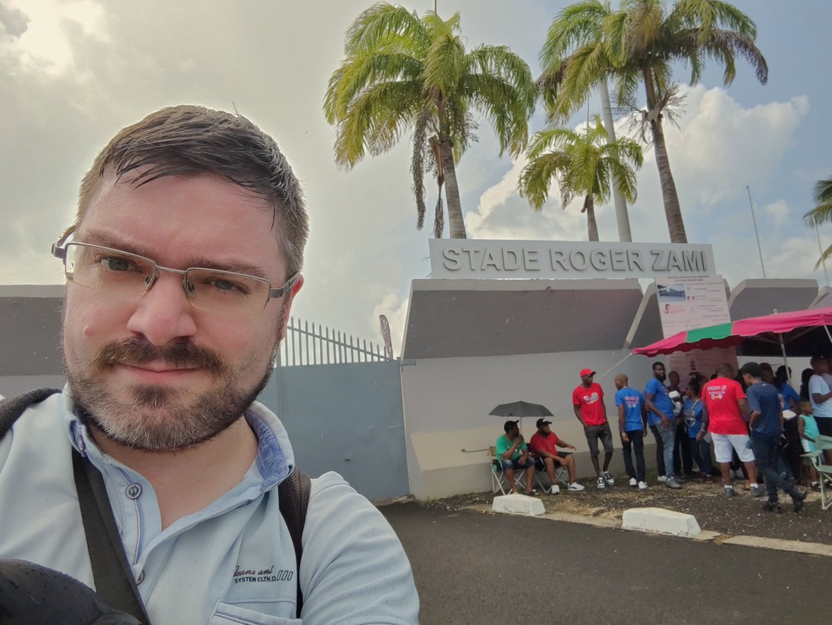 SweeperPod's tweet photo. 🏟️🇬🇵 𝗦𝘄𝗲𝗲𝗽𝗲𝗿𝘀 𝗢𝗻 𝗧𝗼𝘂𝗿 🇬🇵🏟️

Bulgarian journalist Teodor Borisov has been in Guadeloupe to watch the Coupe de France tie between local club AS Le Gosier & CMS Oissel from the mainland.

AS Le Gosier won on penalties, becoming the only overseas club to win a match in the competition this season!