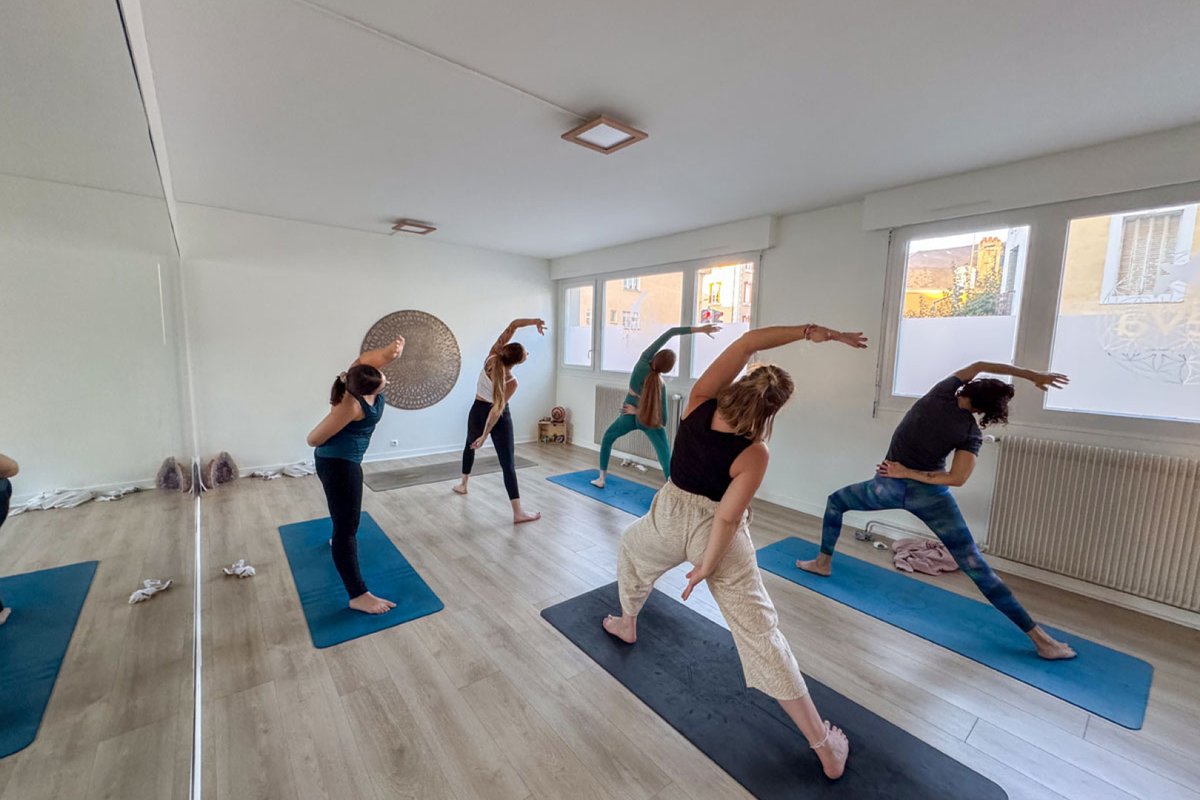 Le yoga, on s'y met?
Très représenté lors du Forum des associations à Limoges en septembre dernier, le yoga s’est peu à peu imposé comme une activité incontournable, accessible à tous, quels que soient l’âge ou le niveau de forme physique. Et pas besoin d’être souple ! En savoir