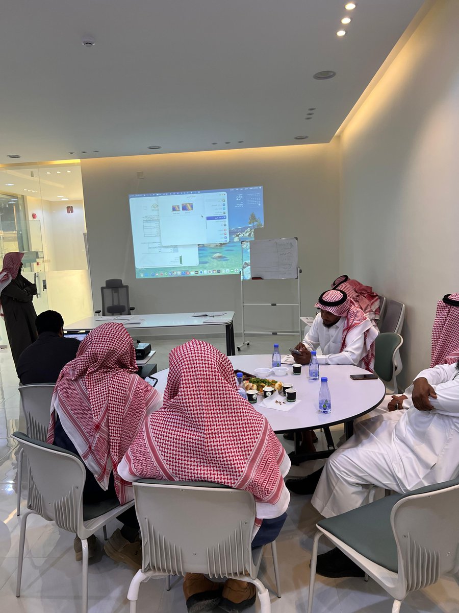 انعقد مساء أمس الاحد ٢٠٢٥/١١/٣٠ في مقر الجمعية اجتماع الجمعية العمومية العادية لعام 2025م،وتم فيه مناقشة بنود جدول الأعمال،وختم الاجتماع بمصادقة جميع أعضاء الجمعية العمومية الحاضرين وهم كالتالي-التصويت على تقليص عدد أعضاء مجلس الإدارة الجديد إلى خمسة أعضاء -إنتخاب مجلس إدارة جديد