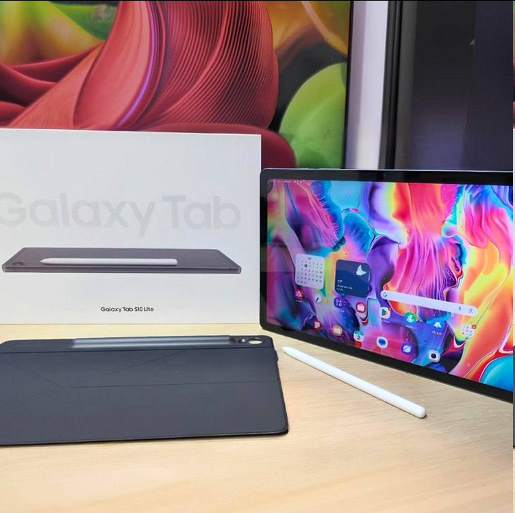 americasincera's tweet image. 🚨 TABLET S10 VALENDO MUITO A PENA!  ⚠️Vai Esgotar Rápido!!

CORREEEE *Cupom dando 100 REAIS DE DESCONTO!!*

128GB PRA VC LOTAR DE LIVROS📚📚SIMPLESMENTE O TABLET DOS SONHOS!! ELE É PERFEITO, COM TUDO QUE TEM DIREITO 🗣🗣

⚡️ Samsung Galaxy Tab S10 Lite, 128GB, Tela 10.9", WIFI,…