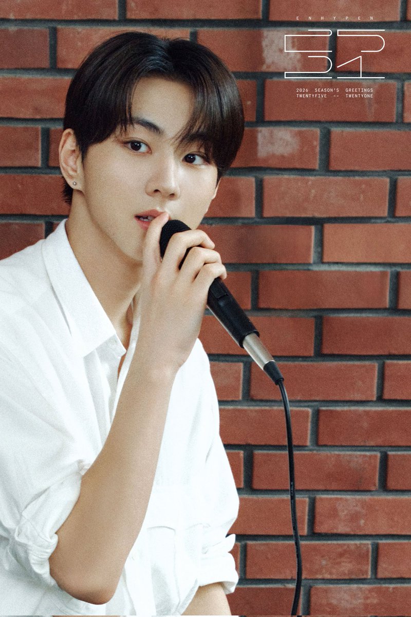 yjungwonm's tweet image. ⨳♥︎&amp;amp;   Engene,  did  you  see  the  2026  Season's  Greetings  preview  cuts?  I  was  feeling  so  cute  doing  the  shoot!  We  tried  a  new  concept  this  time 📸  Please  look  forward  to  it!  I  hope  you  all  like  the  pictures  of  us!  ໒꒰ྀི っ◡ o̴̶̷̥᷅⸝⸝꒱ྀིა