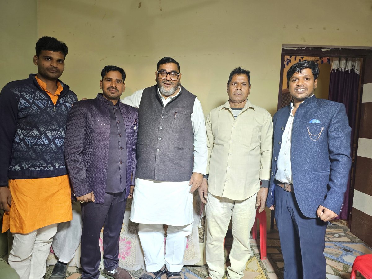 AltafAnsari356's tweet image. पुराने कोपा हरेन्द्र मौर्या के भाई की शादी में!
@samajwadiparty @yadavakhilesh