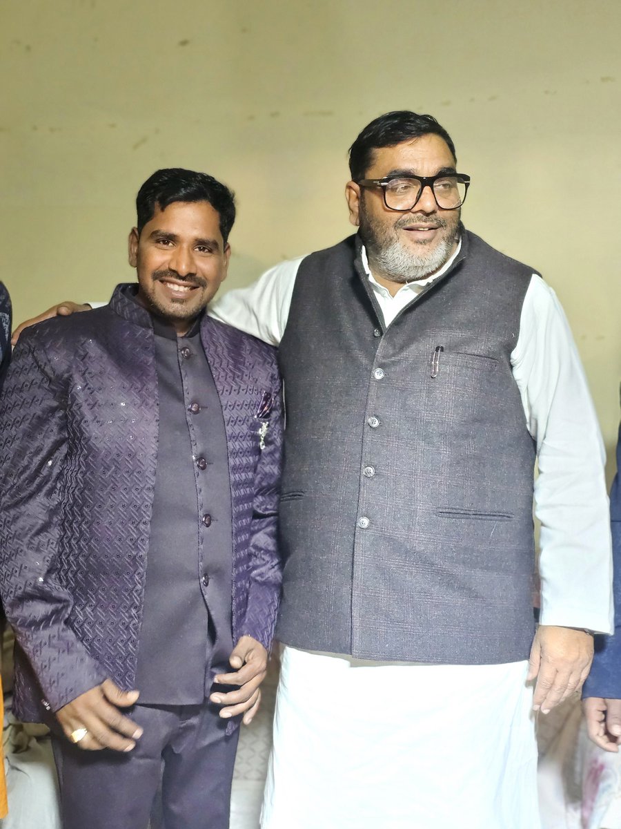 AltafAnsari356's tweet image. पुराने कोपा हरेन्द्र मौर्या के भाई की शादी में!
@samajwadiparty @yadavakhilesh