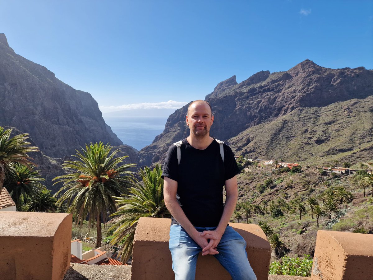 Beste Grüße von der Wanderung durchs Teno-Gebirge, von Santiago de Teide ins winzige Bergdorf Masca. Extrem spektakuläre Ausblicke!