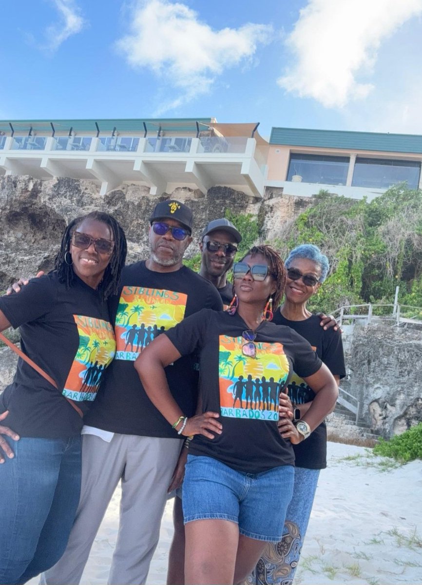 WakaCommunity's tweet photo. @rihanna Happy Independence Day @Barbados  🇧🇧 
To all members of @WakaCommunity and our friends in Barbados 🇧🇧,  we wish you a wakamazing 59th Independence celebration @BajanFusion @Bajan_Canadian @Bajangrok @Bajan https://t.co/1oEzmpBiKC