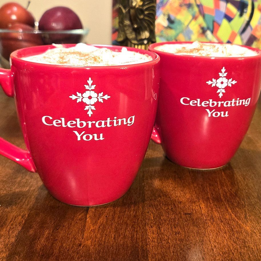 RedTabletop's tweet image. ❤️ Celebrating You ❤️
Our mug, finished in the beautiful signature red glaze, is that cozy, cheerful piece perfect for everyday use. (Bonus: it’s dishwasher and microwave safe!)
#CelebratingYou #CoffeeMug #DishwasherSafe #RedTabletop