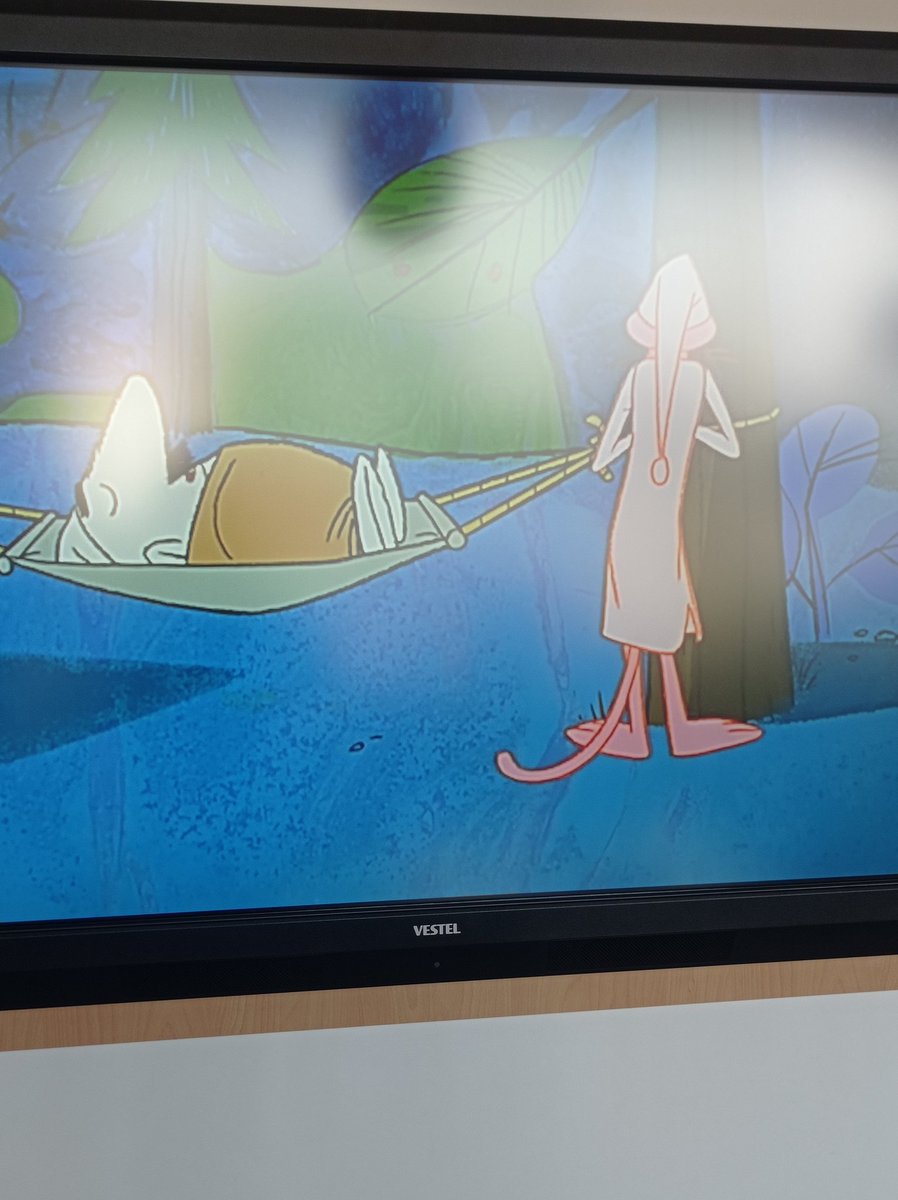 anasınıflarında ingilizce çizgifilmi bazen kendim izlemek için açıyorum :')