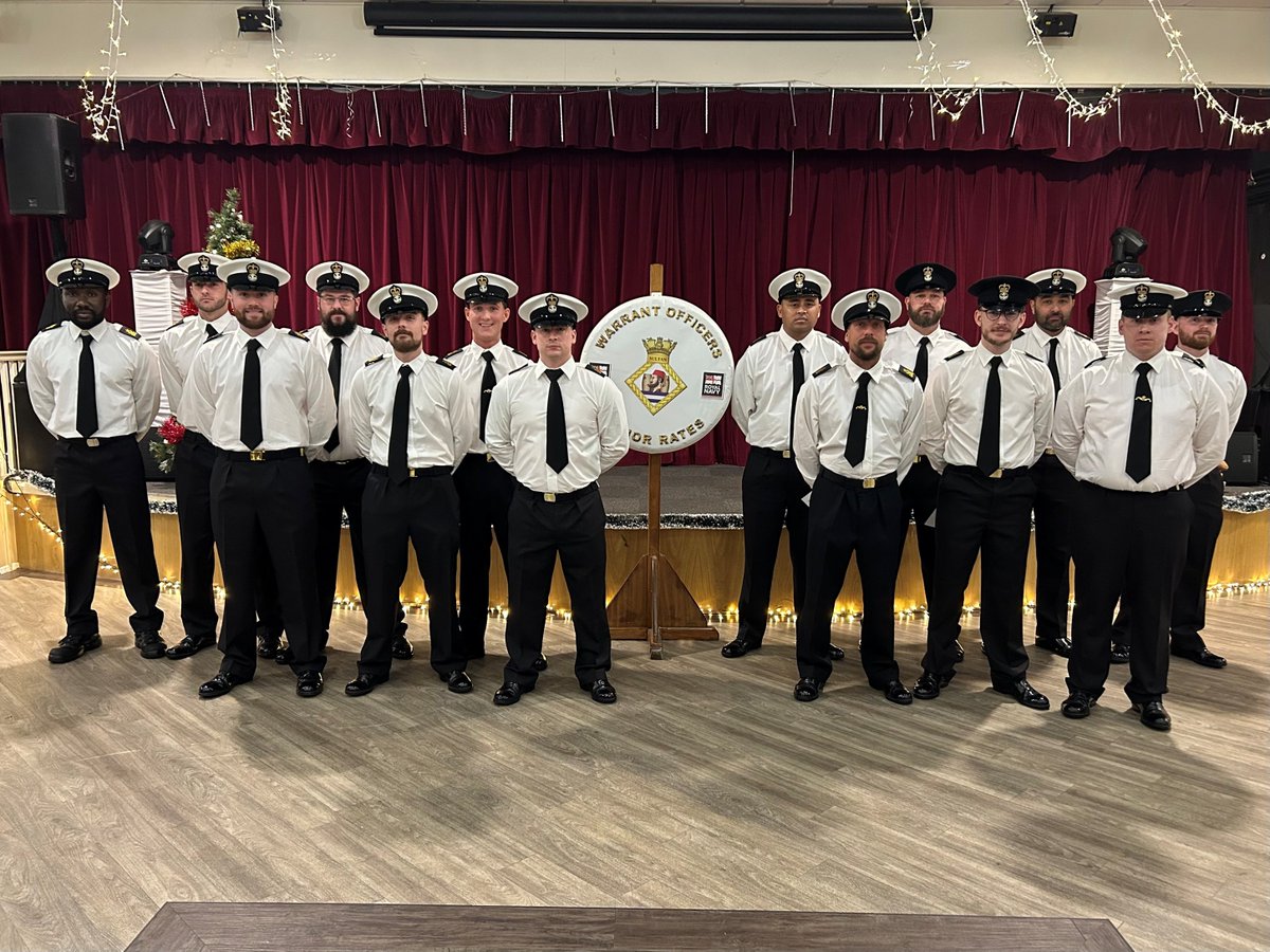 HMSsultan's tweet image. Celebrating Marine Engineering excellence at HMS Sultan.

Newly promoted Petty Officers and Leading Engineering Technicians received their certificates at Common Promotion Day.

Professional development at the heart of Naval Engineering.

#awesoME #RoyalNavyEngineering