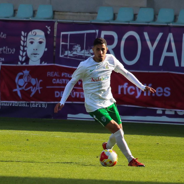 UTRERACD's tweet photo. 👏 La doble participación de 𝐌𝐚𝐧𝐮 𝐀𝐥𝐨𝐧𝐬𝐨 y 𝐏𝐚𝐜𝐨 𝐆𝐨𝐧𝐳𝐚́𝐥𝐞𝐳 en las victorias frente a las selecciones de Castilla y León y Galicia.
🤩 ¡Orgullosos de vosotros!
#PasiónPorLoNuestro | #CDUtrera https://t.co/weZjcIJmX4