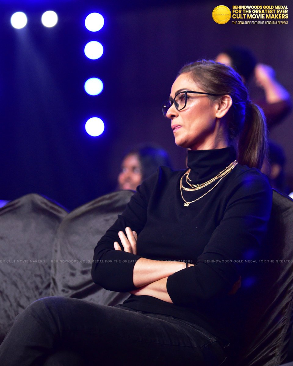 behindwoods's tweet image. Elegance, charm, and effortless screen magic — Simran owns every frame with her timeless aura! ✨🌟

#Simran #Vaalee #Panchathantiram #VaaranamAayiram #BehindwoodsGoldMedal #CultMovieMakers