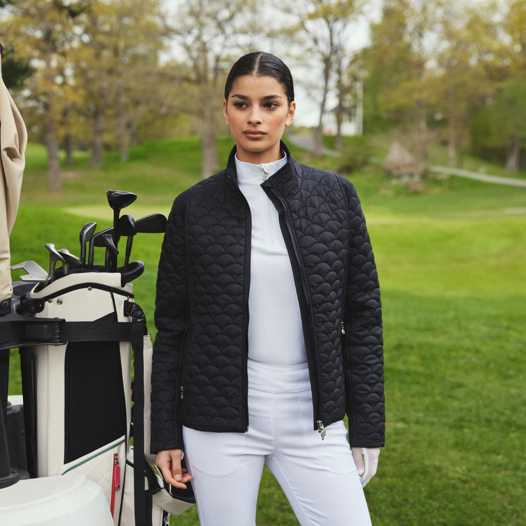 Designed for colder days ❄️Lightweight quilting and a sleek, refined look create the perfect outer layer for fall and beyond. dailysportsusa.com/DS-Quilt-Black…