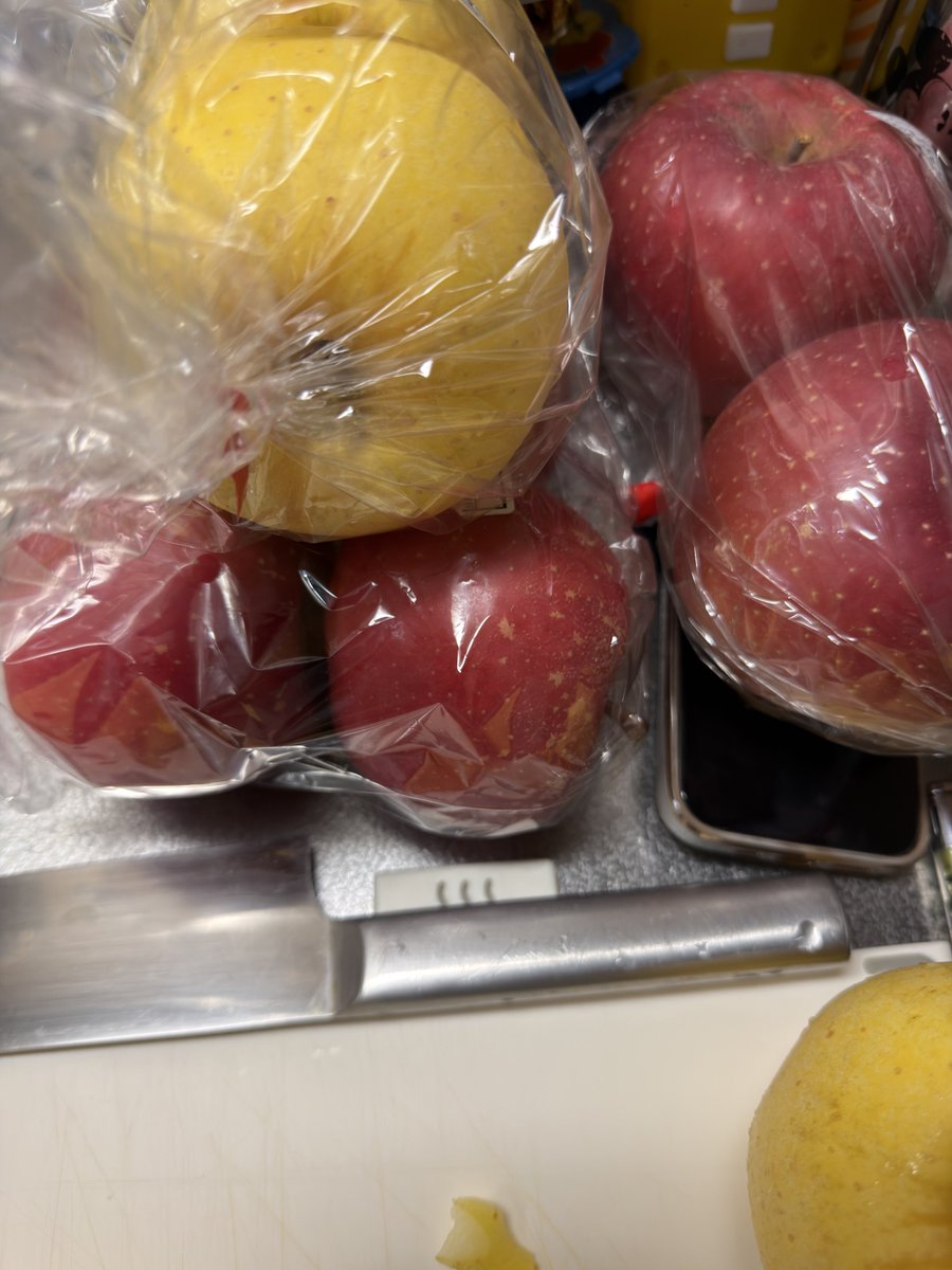 pippi_vba's tweet image. 今日は🍎が沢山届いたので今から食べるぞ🤩
これは絶対美味しいやつ🤤