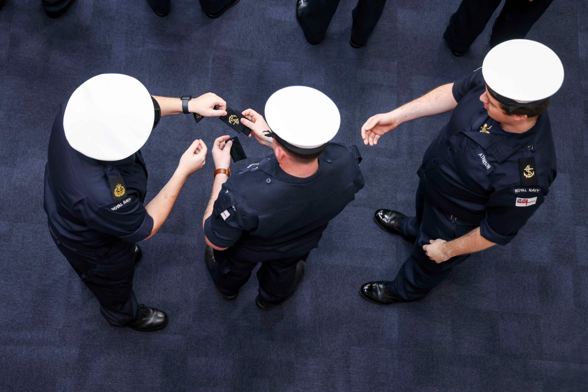 HMSsultan's tweet image. Celebrating Marine Engineering excellence at HMS Sultan.

Newly promoted Petty Officers and Leading Engineering Technicians received their certificates at Common Promotion Day.

Professional development at the heart of Naval Engineering.

#awesoME #RoyalNavyEngineering