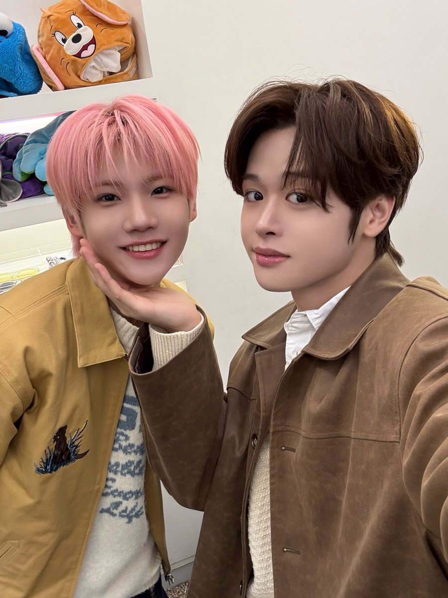 우리 사랑하는 켄신짱 생일 축하해! 항상 형이랑 웃으면서 춤추고 형 코골이 소리듣고 자고! 수고많았어 항상 건강하고 같이 행복하자!❤️

#마징시앙 #MAJINGXIANG 
#CLOSEYOUREYES #클로즈유어아이즈
#CYE #클유아