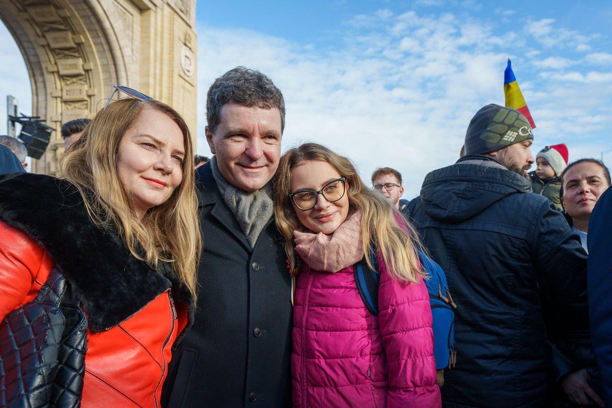 Nicușor Dan tweet media