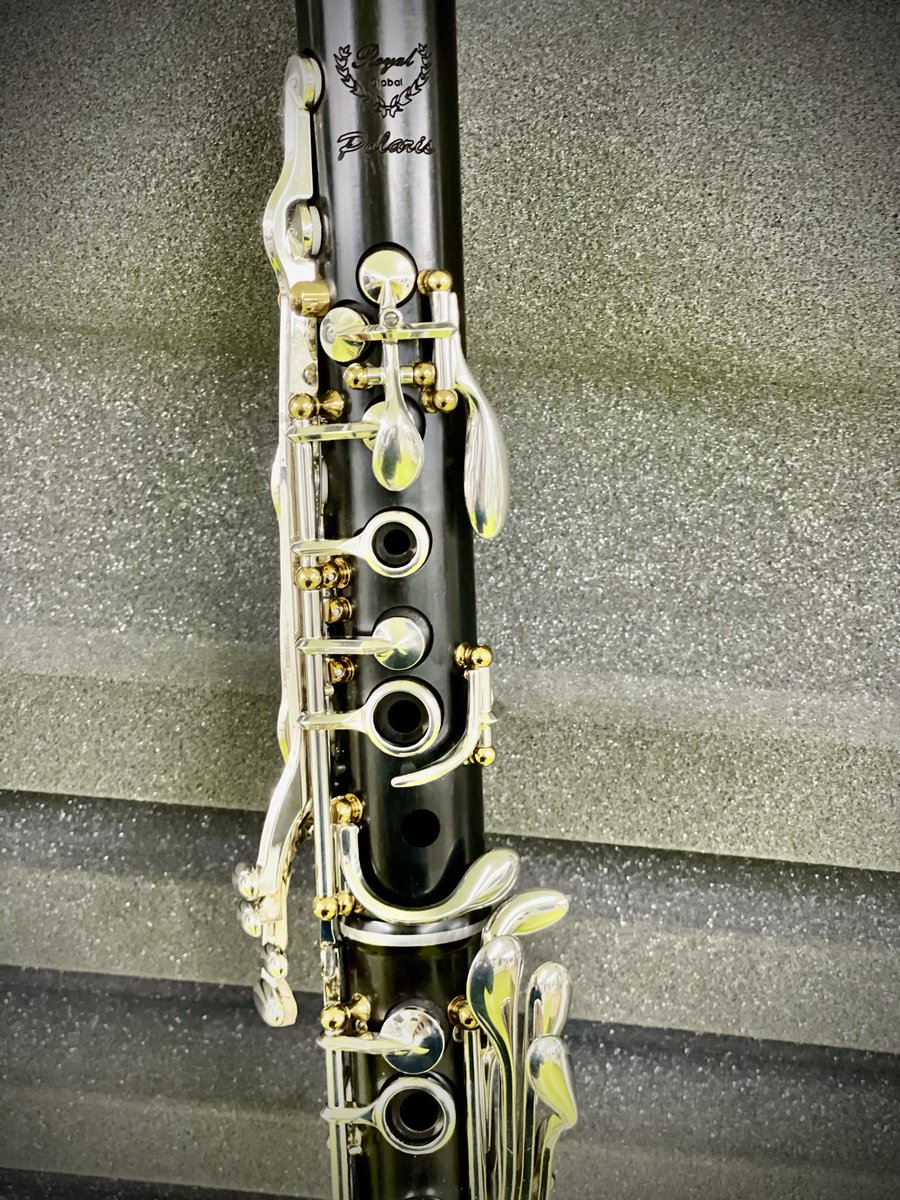 JessRuiz11's tweet image. Comenzamos una nueva semana en las aulas con las fanáticas sensaciones que transmiten este Royal Global “Polaris”. 

Un sonido cálido, resonante y vibrante

#royalglobalespaña
#royalglobalportugal
#royalglobalgreece
#royalglobalusa
#royalglobalclarinets
#josesalesclarinets