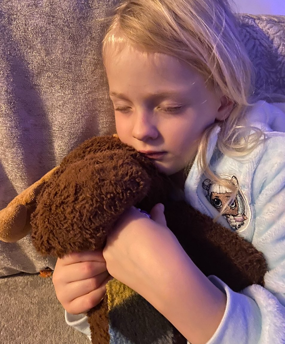 waddells74's tweet image. Think 🤔 more than once!…. 🦌 💝 it’s funny … if someone said “Dasher.. Dancer… Donner…Blitzen… we would connect … But what if they said “Rangifer…tarundus… ICUN red list ⚠️ Why I love Cranberry 🦌 pie xx 😀 #conservationproblems 🦌 Not just for #Christmas2025 🦌 💝