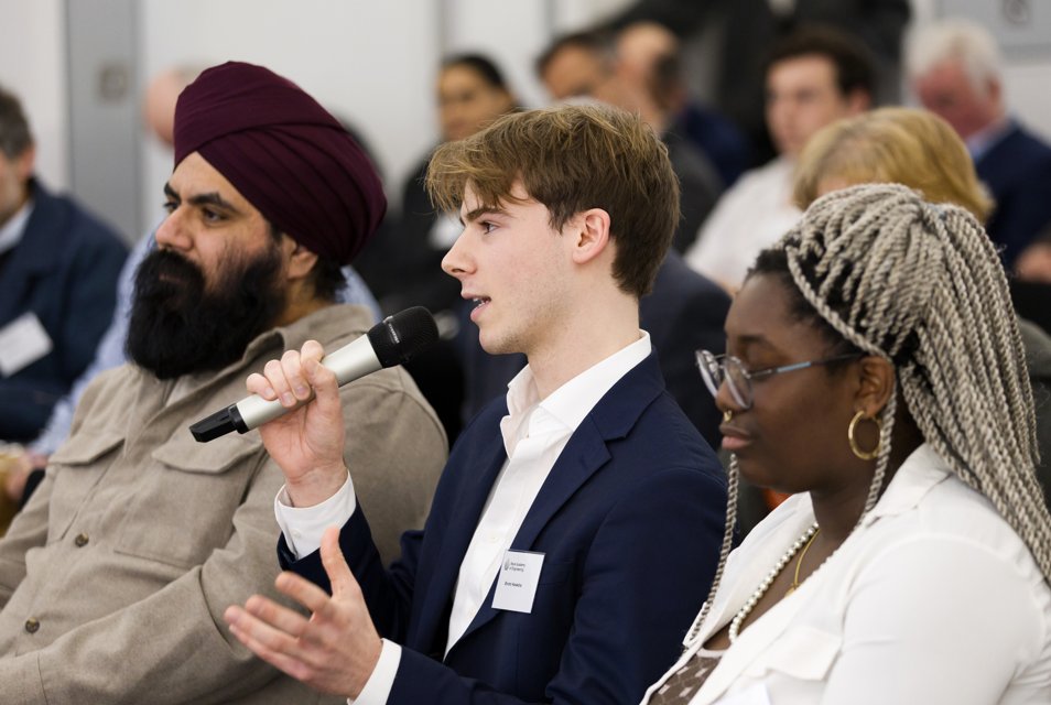 RAEng_Hub's tweet image. What’s the future of UK #DeepTech?
At our State of UK Deep Tech launch, we asked the room 3 questions👇

1️⃣ What excites you most right now?
• Real momentum: more spinouts, prototypes &amp;amp; new ideas
• Huge scientific depth in #AI, #BioTech and #Engineering
• More diverse founders…