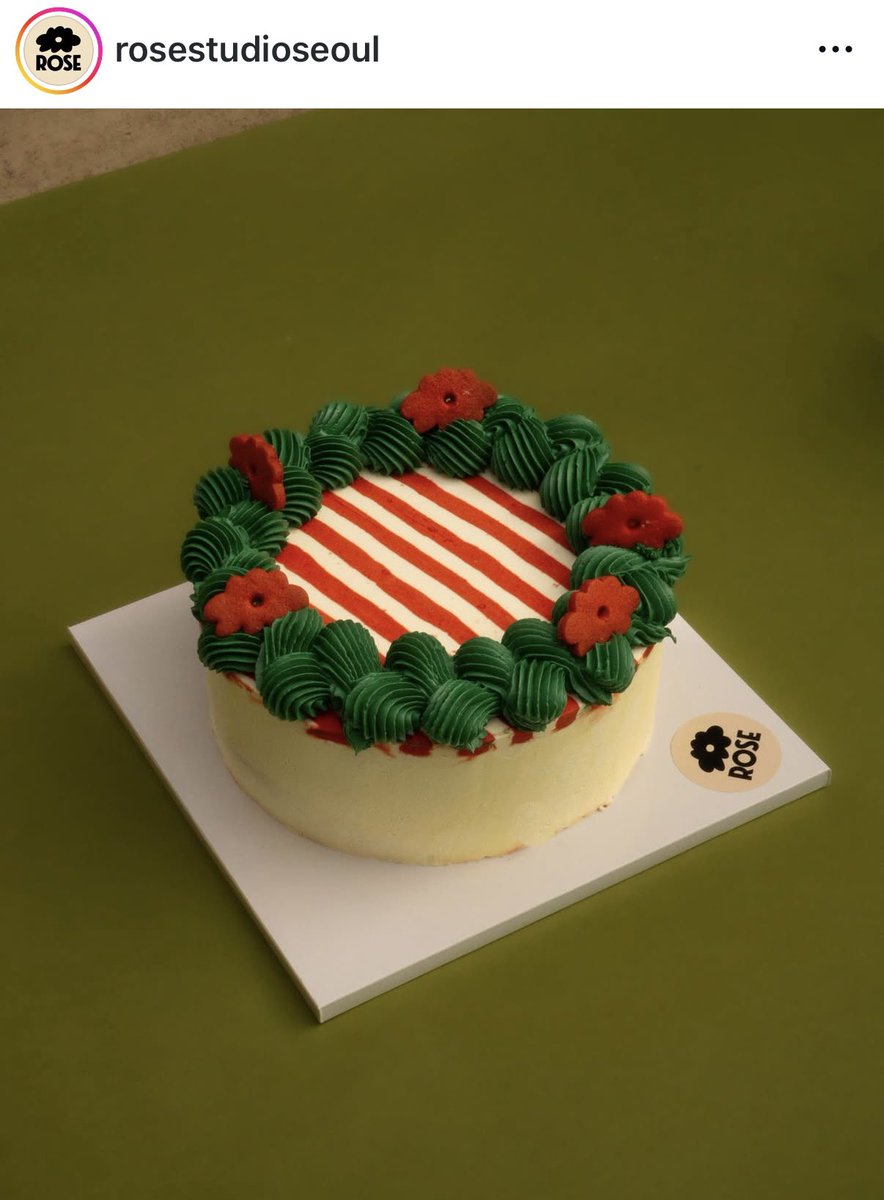 letsta1kabout's tweet photo. 크리스마스 케이크 귀여워가 너무 만하 ~☃️🎂🧁🧤🎀  그치만 난 돌고돌아 필로프다 !! https://t.co/kWznnW9GaK