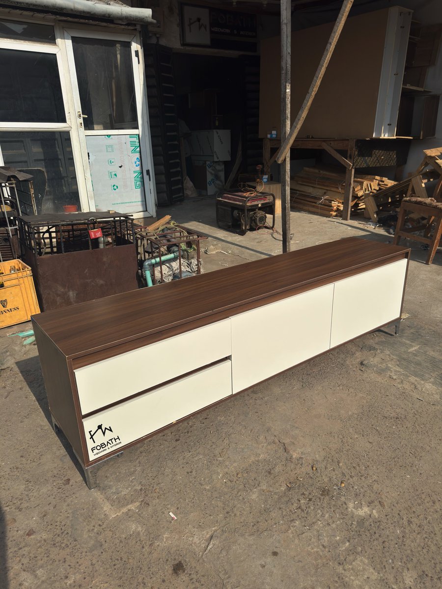 OTUNBA_TIZ's tweet image. I currently have these items available for sale at the shop 

Tv console (6ft) :- 180k 
4.5 by 6 floating bed &amp;amp; a bed side drawer :- 270k 

Location :- Yaba, Lagos.