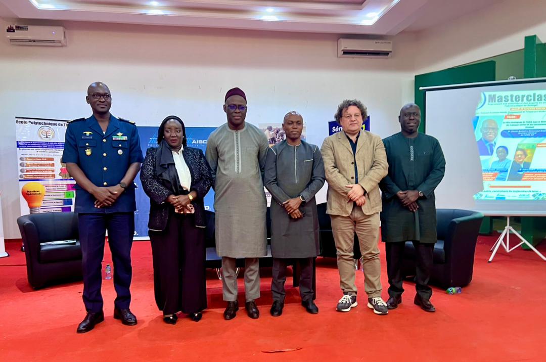 Retour en images sur la Masterclass aéronautique organisée à l’EPT, réunissant les principales autorités du secteur ce 29 novembre. ✈️
Une journée riche d’échanges qui s’est conclue par une convention de partenariat entre l’EPT et l’AIBD SA. 🤝