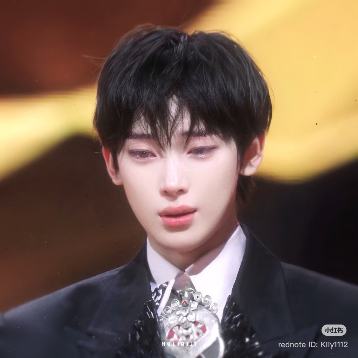 puppiesbreads's tweet image. this is the prettiest someone can look while crying