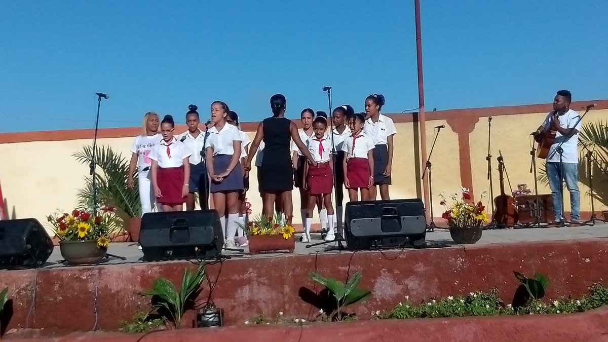 QuijoteJulio's tweet photo. En el poblado de #CostaRica, municipio Guantanamero El Salvador, vibró nuevamente la #Cubanía y el respeto por la #HistoriaPatria https://t.co/AfepCzKBt2
