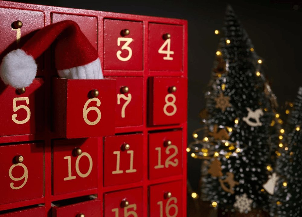 CompassionDerby's tweet image. 🎄 𝟭𝘀𝘁 𝗗𝗲𝗰𝗲𝗺𝗯𝗲𝗿 𝗶𝘀 𝗵𝗲𝗿𝗲… 𝘄𝗵𝗶𝗰𝗵 𝗺𝗲𝗮𝗻𝘀 𝗺𝗼𝘀𝘁 𝗽𝗲𝗼𝗽𝗹𝗲 𝗮𝗿𝗲 𝗼𝗽𝗲𝗻𝗶𝗻𝗴 𝘁𝗵𝗲 𝗳𝗶𝗿𝘀𝘁 𝗱𝗼𝗼𝗿 𝗼𝗻 𝘁𝗵𝗲𝗶𝗿 𝗮𝗱𝘃𝗲𝗻𝘁 𝗰𝗮𝗹𝗲𝗻𝗱𝗮𝗿𝘀 𝗮𝗻𝗱 𝗰𝗼𝘂𝗻𝘁𝗶𝗻𝗴 𝗱𝗼𝘄𝗻 𝘁𝗼 𝗫𝗺𝗮𝘀. But we’re counting down to something else… ✨