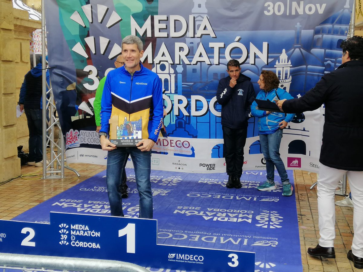 🥇 Una representación de corredores del club de atletismo han corrido la 39 edición de la Media Maratón de Córdoba, en la que Fran Machado ha conseguido su MMP siendo el 1º de su categoría.

🔝 ¡Enhorabuena a todos los que habéis llevado el #ADNagustino por las calles cordobesas!