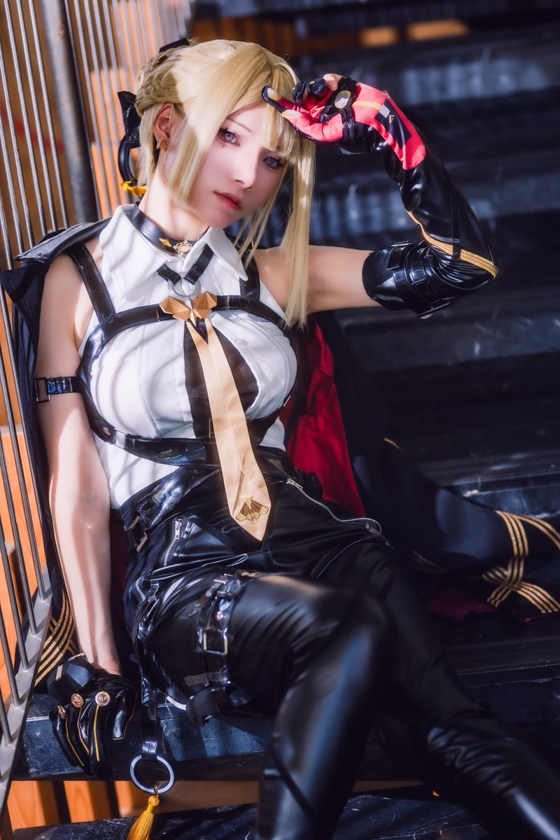 0uchacoco's tweet image. ※ cosplay
ゼンレスゾーンゼロ/ #zzzero    
イヴリン/#Evelyn 

　　　　　警護が要るのか？

📷アルク様@iQka5GIVahOrRrh