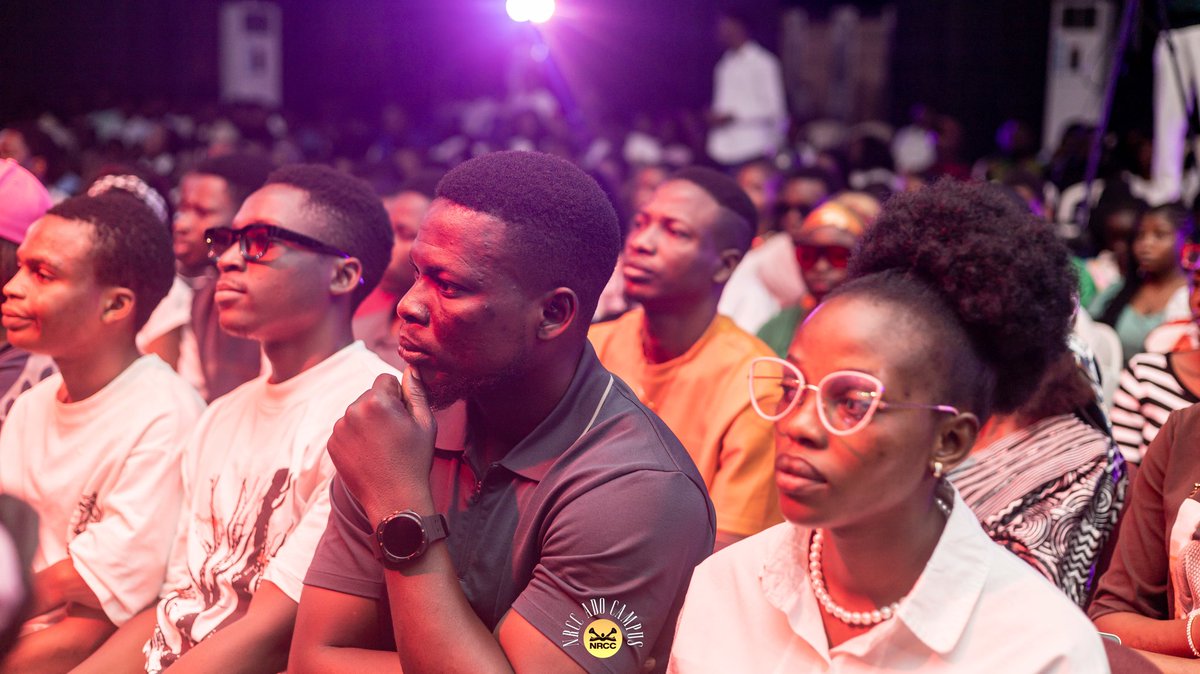 newrealitycc's tweet image. Here's how to come to the awareness of the presence of God:
📌 Speak of the abiding presence of God. - Jer 20:10-11.
📌 Minister to the Lord regularly and stay in fellowship.
📌 Constantly have an atmosphere of praise and sing songs to the Lord.

#Word #FriendshipService #nrccado