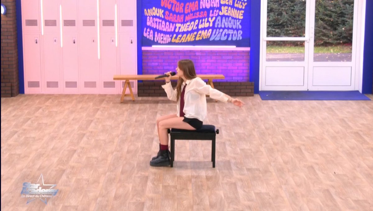 Zorrette_57's tweet photo. Chant incarné avec un dosage des notes dont aigus pour faire ressentir l'émotion (voir les larmes... !) bien maîtrisé... on était en mode musical, on voyageait avec Anouk 🎯🌟👍 (Top 1 ?)

#StarAcademy 🌟 #Musique #TF1 https://t.co/rIFyLIaGov