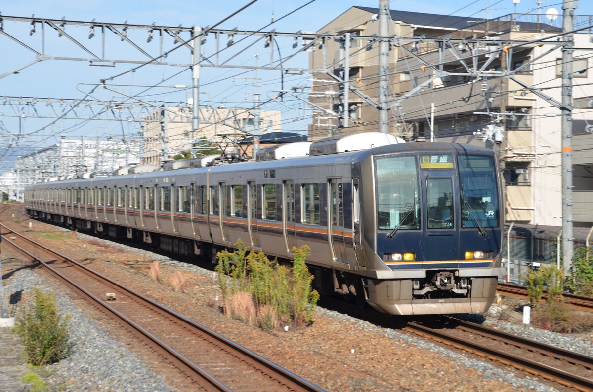 train_21c's tweet image. #321系デビュー20周年 僕が幼少期の頃はまさに新車と言う感じであった321系も20年とは。