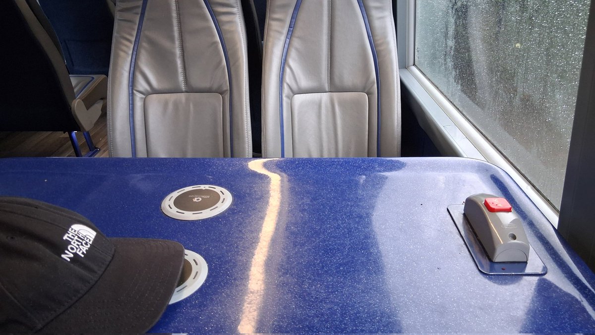 NorthofDunmail's tweet photo. Finally got a table on the 555.....
#BusSnaps https://t.co/0q4LwrdUPI