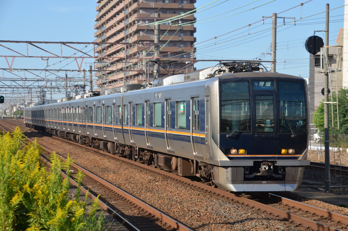 train_21c's tweet image. #321系デビュー20周年 僕が幼少期の頃はまさに新車と言う感じであった321系も20年とは。