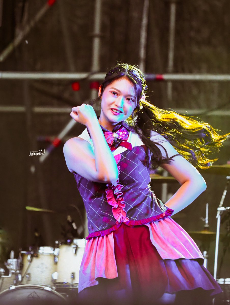 Lovender09's tweet photo. 💜💜 @Elin_JKT48 at Gesrek Festival (28.11.25) https://t.co/AOjld5HdIz