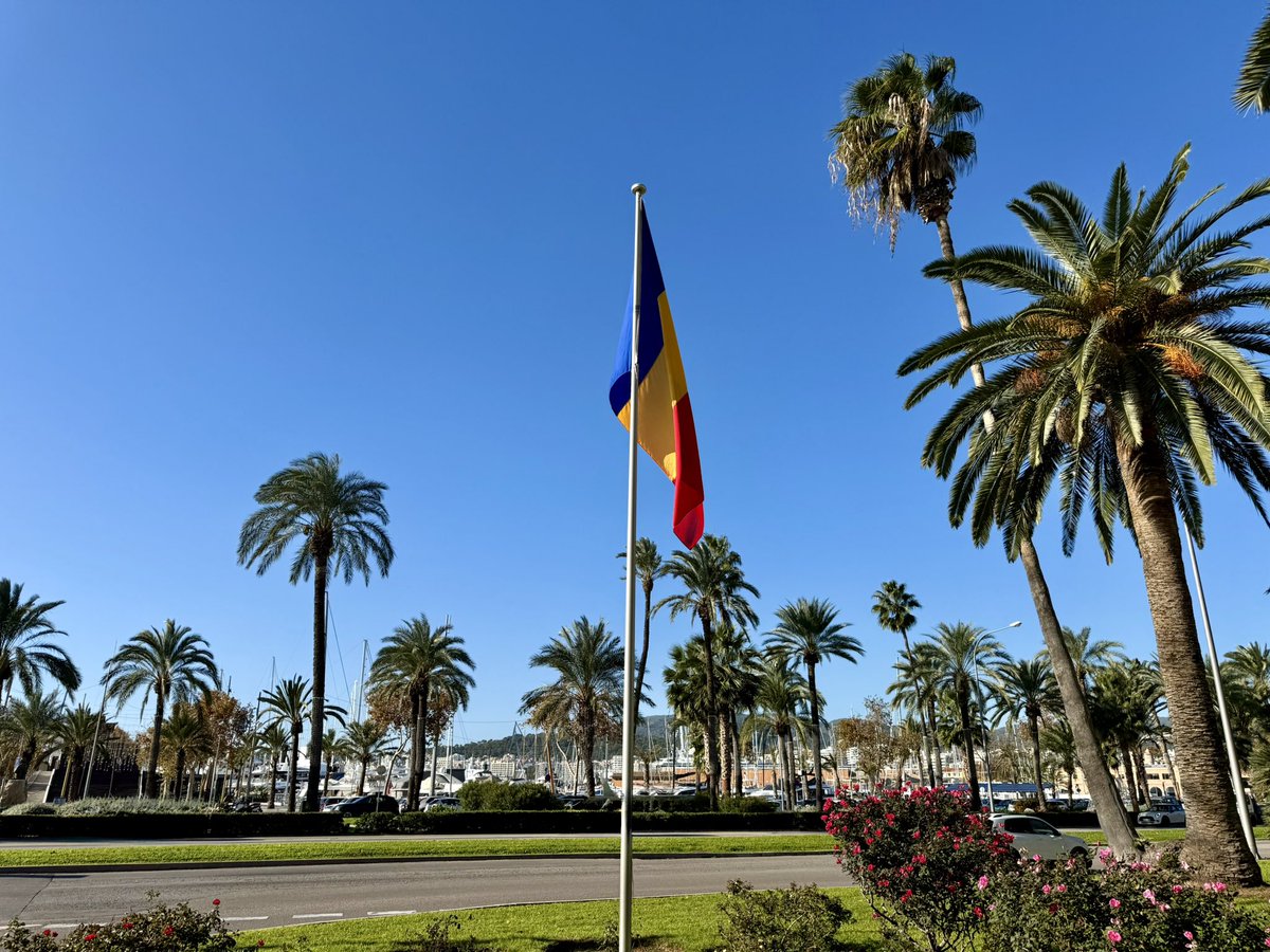 PresidenciaGOIB's tweet photo. El @goib se suma a la celebració del Dia de la Gran Unió, Festa Nacional de Romania. Reconeixem la seva trajectòria europea 🇪🇺 i la contribució de la comunitat romanesa a les Illes. Continuam enfortint els vincles institucionals i la cooperació europea.
➡️ https://t.co/fRMqyc9E49 https://t.co/sRNoxZAtKF
