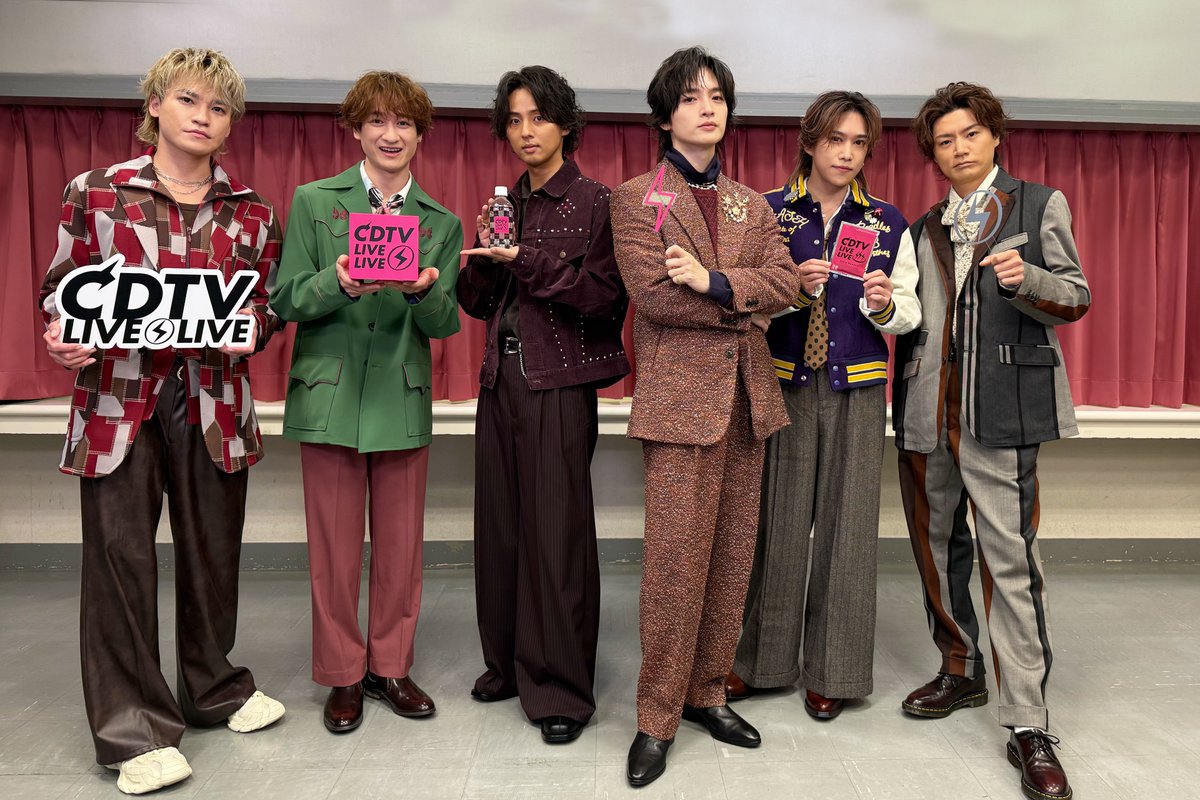 TBSCDTV's tweet image. #CDTVライブライブ
今夜も激アツLIVEをお届け❤️‍🔥⚡️
本番直前ショットで実況中だよ📸

このあとは 
#KisMyFt2 が登場！

頑張る全ての人へ贈る応援歌
「&amp;amp;Joy」をフルサイズテレビ初披露✨

#TBS
