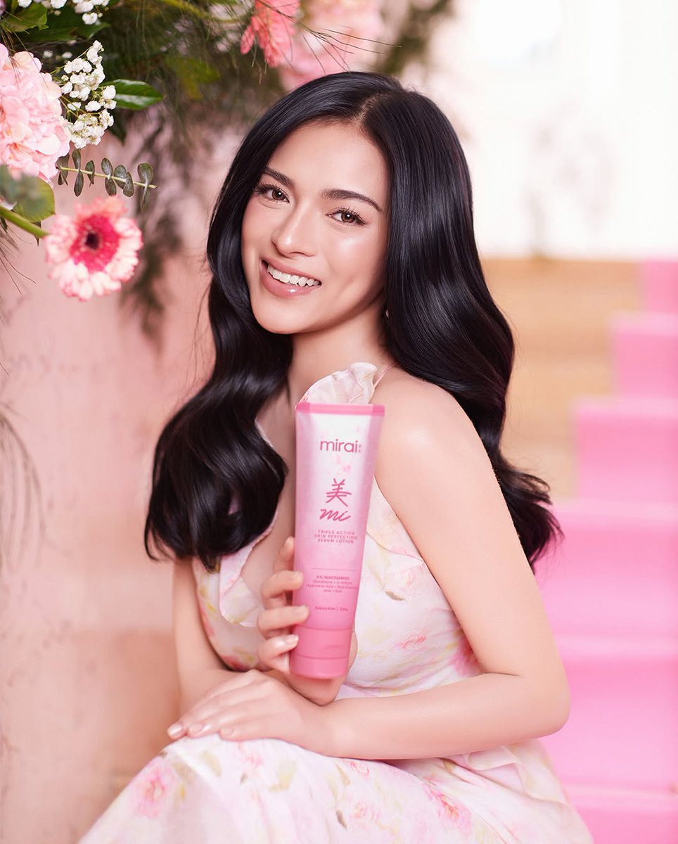 team_mikaofc's tweet image. [IG POST: @miraiessentials]

The secret is out. It&apos;s time to embrace your Beautiful Mi era🌸

Introducing the official Mi Lotion ambassador, our girl Mika Salamanca 💚

Stay tuned for the official drop, Mikanisms! 

ENGAGE HERE: instagram.com/p/DRt5wbVlJtZ/…

#MikaSalamanca |…