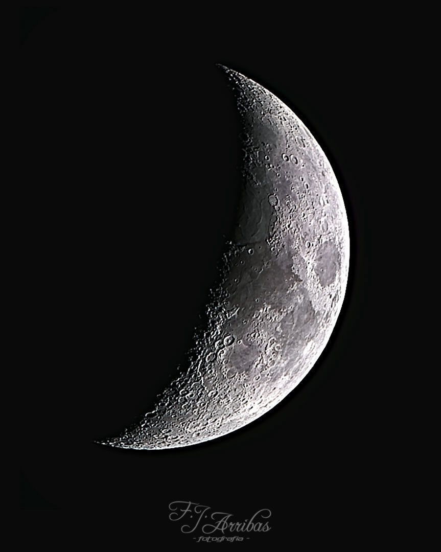 fjarribas's tweet photo. “Creciente 33%” 
La luna empieza a asomarse poco a poco, iluminando la noche con ese brillo suave que siempre atrapa. Un pedacito de luz que cambia todo el cielo.
https://t.co/xfgOAD64uE ⬅️ Para verla en grande 
#luna #moon #seestars50 #astrophotography #moonlover https://t.co/l5rIJdoXBI