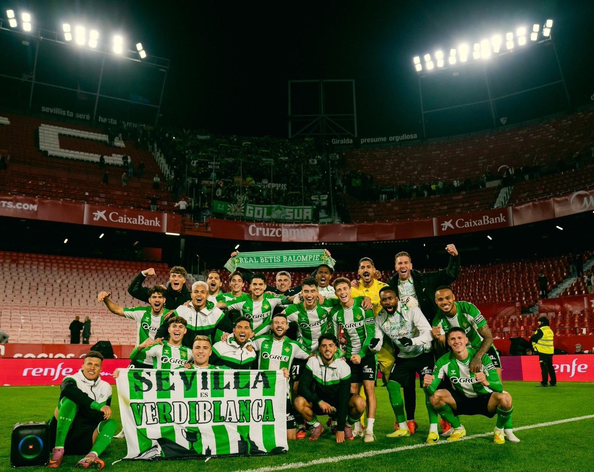 lbdg_rbb's tweet photo. Verde Verde como el equipo de mi ciudad https://t.co/QojKaLPJyr
