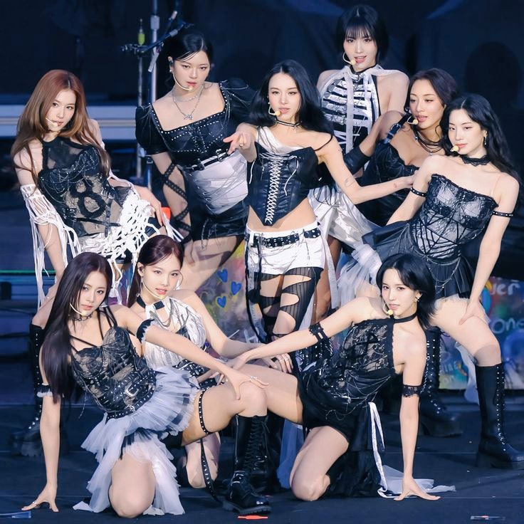 OLTSupport's tweet photo. 🚨🔥 TWICE is leading the "K-Pop Group of the Year" & "Pop Group of the Year" categories at the Pop Golden Awards

🏆 K-POP GROUP OF THE YEAR Award: https://t.co/oitwfhysmW

🏆 POP GROUP OF THE YEAR Award: 
https://t.co/3G5coE926W

1. Vote on the app
2. Vote with the #: 
I vote for #TWICE for #PopGoldenAwards2025