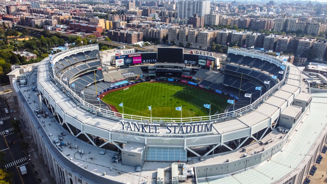 GilbertKElisa's tweet photo. The Subway Series: NYC Stadiums
River Avenue & Willets Point
#GilbertKingElisa #Grandconcourse #landscape #baseball #pelota #NYYankees #NYMets #construction #art #beauty #Bronx #Queens #cityscape https://t.co/lOhWVqhURL