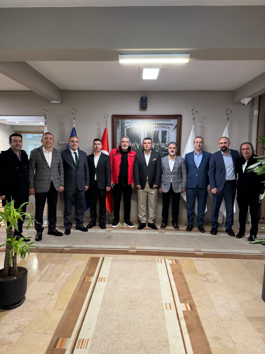 Yönetim Kurulumuz’dan Tek Gıda-İş’e Tarihi Ziyaret

Genel Başkanımız Ramazan Gülpolat, 1 Aralık 2025 tarihinde Türk-İş’e bağlı Tek Gıda-İş Sendikasının Olağanüstü Genel Kurulu sonrasında Genel Başkanlığa seçilen İbrahim Ören ve Yönetim Kurulu üyelerine hayırlı olsun ziyaretinde